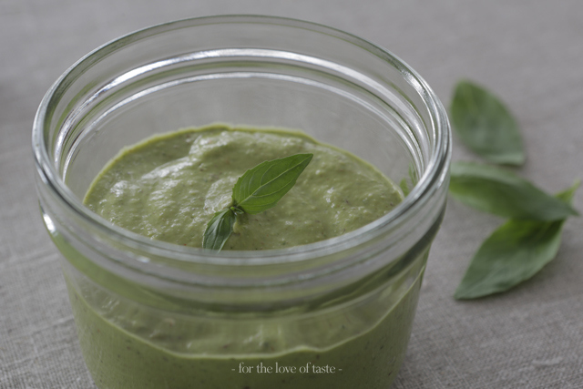 creamy avocado - basil dip sauce - sugar free - gluten free - la